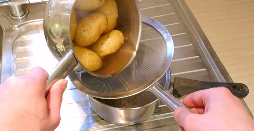 cách tách vỏ khoai tây