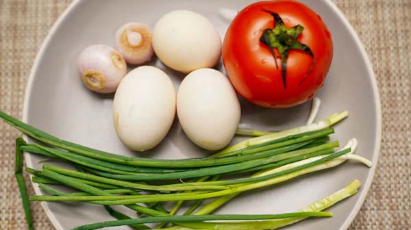 5 cách làm trứng sốt cà chua đơn giản, thơm ngon nhất